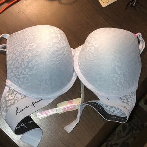 VS Pink push up bra